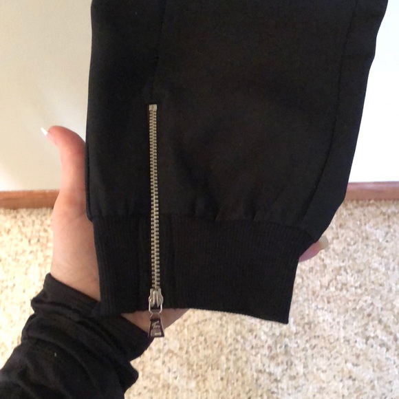 Vince Camuto rich black pant w zipper at leg xs - Picture 5 of 6